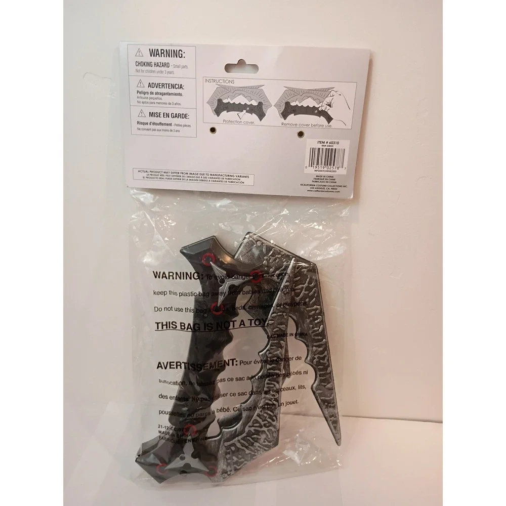 NEW~Ninja Assassin Blades~Spring Loaded Toy~Japanese Warrior Costume Toy Weapon
